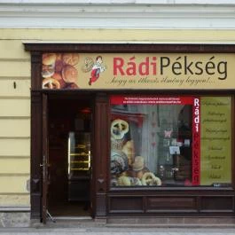 Rádi Pékség Miskolc - Külső kép