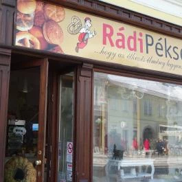 Rádi Pékség Miskolc - Külső kép