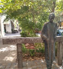 Radnóti Miklós szobor