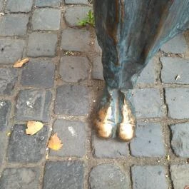 Radnóti Miklós szobor Budapest - Egyéb