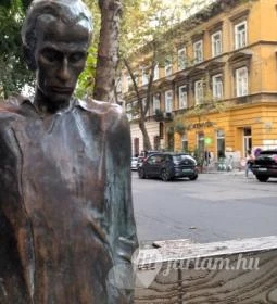 Radnóti Miklós szobor