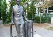 Radnóti Miklós szobra Budapest