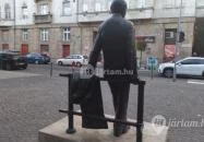 Radnóti Miklós szobra Budapest