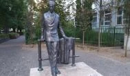 Radnóti Miklós szobra Budapest - Egyéb