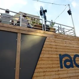 Raqpart Budapest - Külső kép