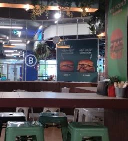 REBEL Burger & More - Árkád