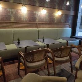 Red & Black Budapest - Belső