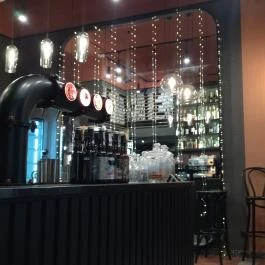 Red & Black Budapest - Belső