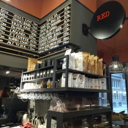 Red & Black Budapest - Étel/ital