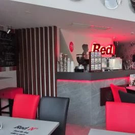 Red N' Cafe & Champagne Bar Budapest - Belső