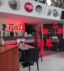 Red N' Cafe & Champagne Bar