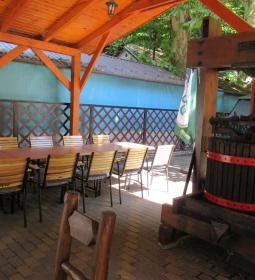 Regélő Borház Csárda