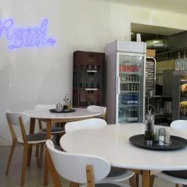 Reggel Délben Budapest - Belső