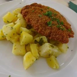 Regiment Étterem & Kávézó Budapest - Étel/ital