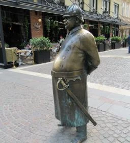 Rendőr szobor