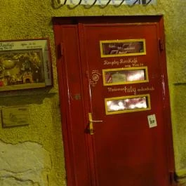 Rengeteg RomKafé - avagy Míves 3.0 Budapest - Külső kép