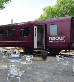 Utasellátó Kávéház & Bisztró