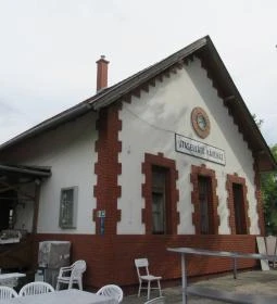 Utasellátó Kávéház & Bisztró