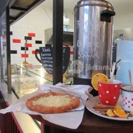 Retró Büfé Lángos-Palacsintázó - Bajcsy- Zsilinszky út, Budapest - Étel/ital