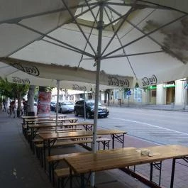 Retro Söröző, Szolnok - Külső kép