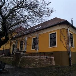 Révkapu Kávéház Vác - Külső kép