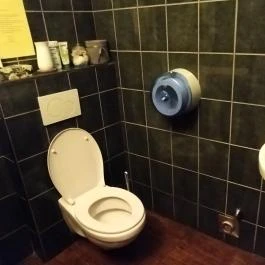 Révkapu Kávéház Vác - Mosdó