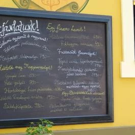 Révkapu Kávéház Vác - Étlap/itallap