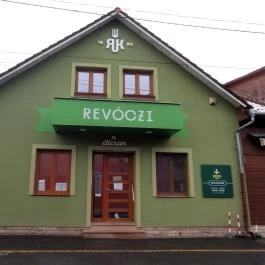 Revóczi Étterem Vác - Külső kép