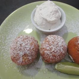 Revolución Budapest - Étel/ital