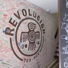 Revolución Budapest - Belső