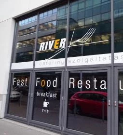 River Gyorsétterem