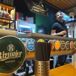 Rizmajer Sörház - Móricz Zsigmond körtér Budapest - Étel/ital