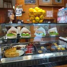 Robert Capa Cafe Budapest - Étel/ital