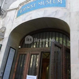 Robert Capa Kortárs Fotográfiai Központ, Budapest - Külső kép