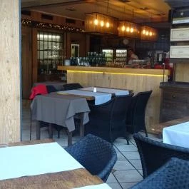 Robinson Restaurant Budapest - Belső