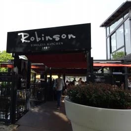 Robinson Restaurant Budapest - Külső kép