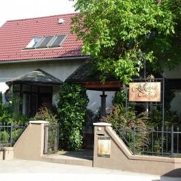 Romantika Cukrászda, Ráckeve - Külső kép