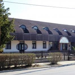 Romantika Hotel, Érd - Külső kép
