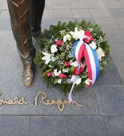 Ronald Reagan szobra