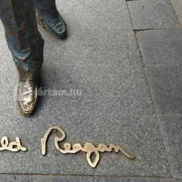 Ronald Reagan szobra Budapest - Egyéb