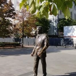Ronald Reagan szobra Budapest - Egyéb