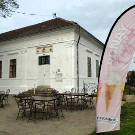 Rónay Cukrászda Kiszombor - Külső kép