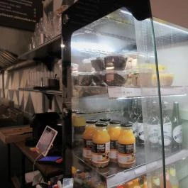 Ropogó Múzeum, Budapest - Étel/ital