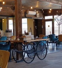 Ropogós Bistro & Garden