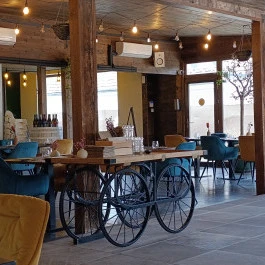 Ropogós Bistro & Garden Budapest - Belső