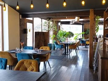 Ropogós Bistro & Garden Budapest