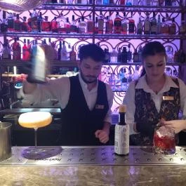 Rose Meze & Cocktail bar Budapest - Étel/ital