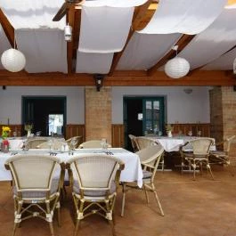 Rosinante Stílusos Vidéki Szálloda étterme Szigetmonostor - Belső