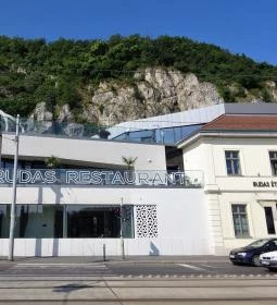 Rudas Restaurant & Bar