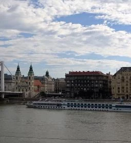 Rudas Restaurant & Bar